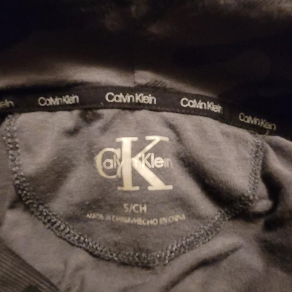 Calvin Klein - Picture 4 of 5